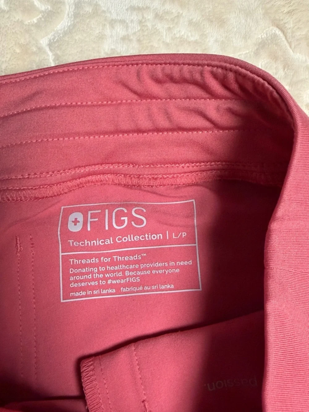 FIGS Coral Pink V-Neck Scrub Top and Drawstring Pants - Picture 5 of 5